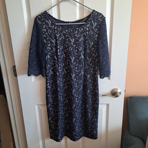 Blue lace dress, ivory lining - Picture 5 of 5